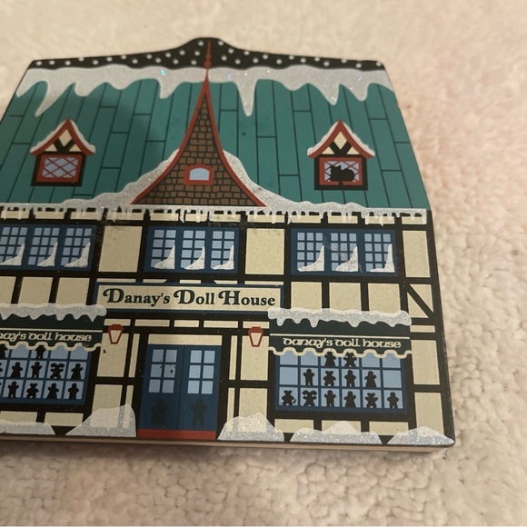 Danay's Doll House Decorative Box - Picture 3 of 7